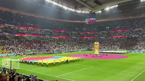 冰上翱翔：自由式滑雪空中技巧赛巅峰对决